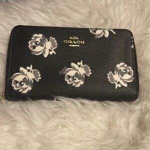 Coach Zipperered Wallet